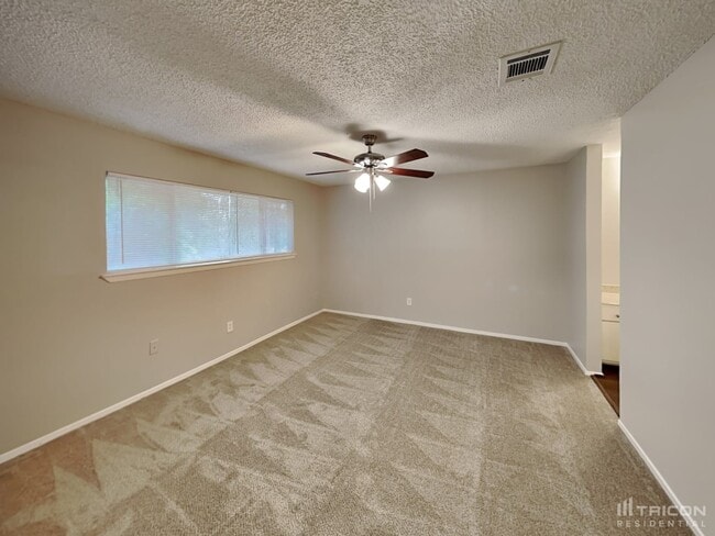 Building Photo - 23326 Dew Wood Ln