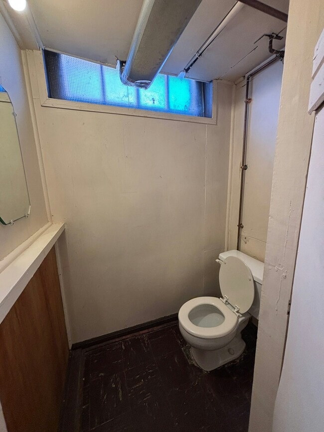 Building Photo - 21440 Lathrup St