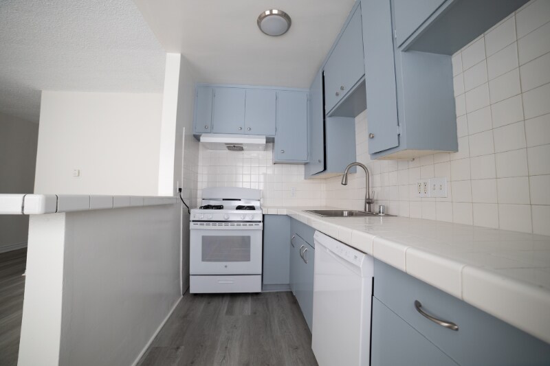 Building Photo - 1315 Ocean Park Blvd