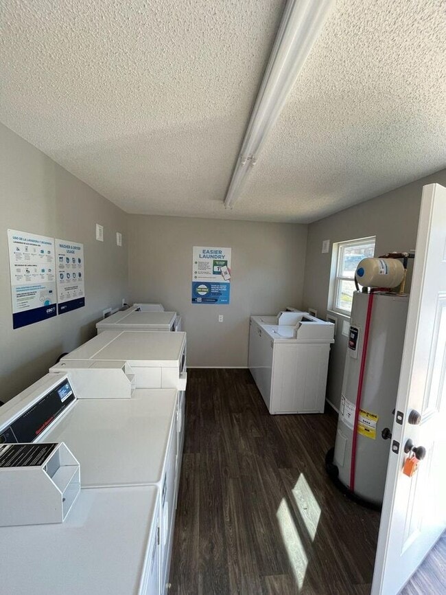 Building Photo - Must See! Beautiful Two Bedroom