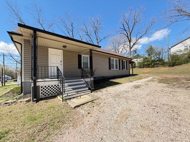 Building Photo - 3bed/2ba House off Hwy 3 near Downtown Kannapolis renovated in 2018