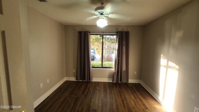 Building Photo - 138 Blue Heron Dr