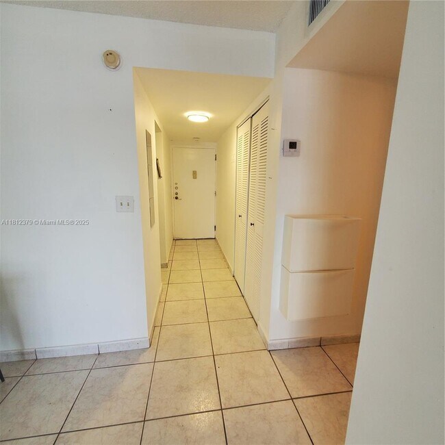 Building Photo - 4101 Indian Creek Dr