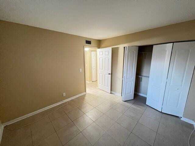 Building Photo - 4221 Oak Terrace Dr