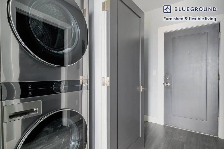 Building Photo - 365 Western Ave