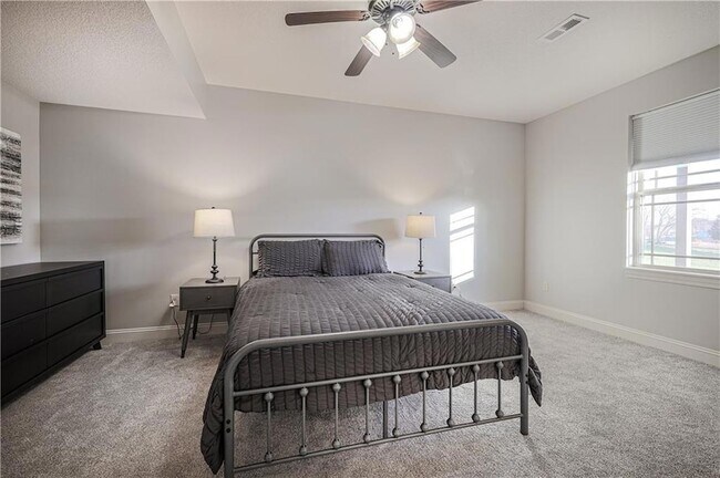 Building Photo - 5029 Woodstock Ct