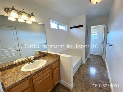 Building Photo - 1441 Heather Ln