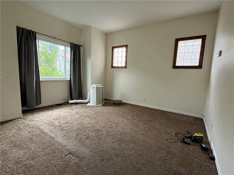 Building Photo - 3929 Vinceton St