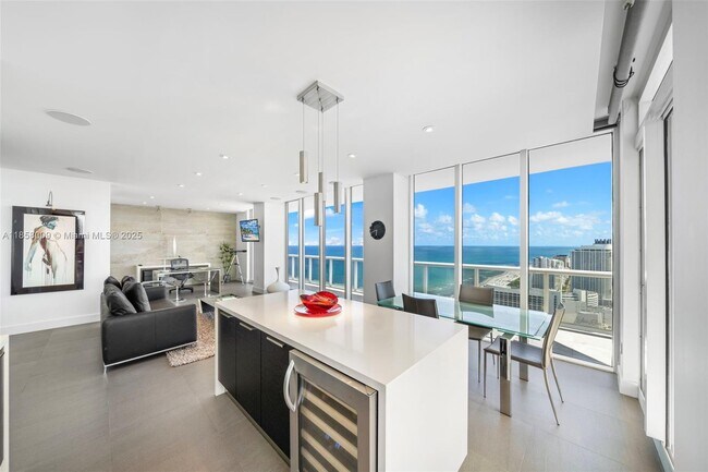 Building Photo - 4775 Collins Ave