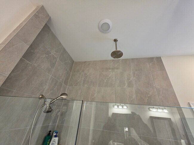 Building Photo - 432 Setter Trail