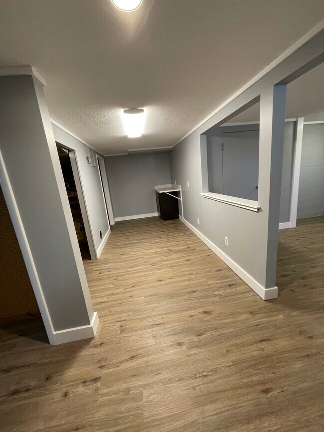 Building Photo - 8921 E Broadway Ave