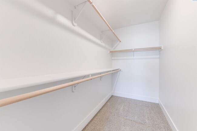 Building Photo - 79 E 22nd Pl