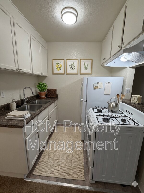 Building Photo - 11450 Calvert St