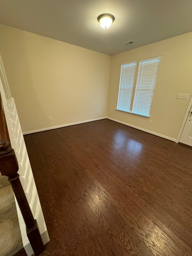 Building Photo - 6901 Swanhaven Dr