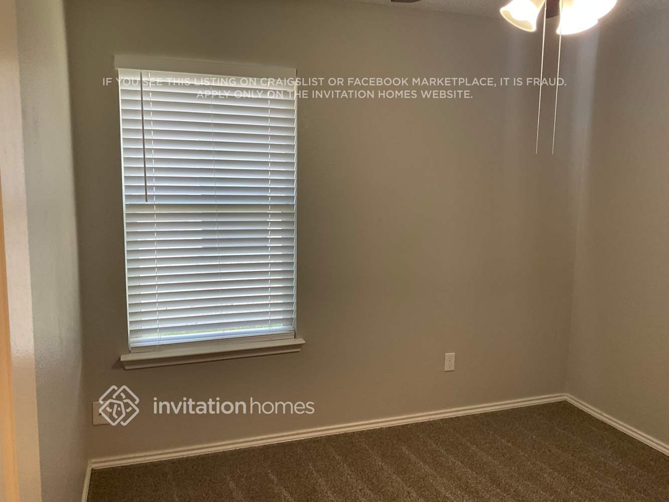 Building Photo - 910 Simi Dr