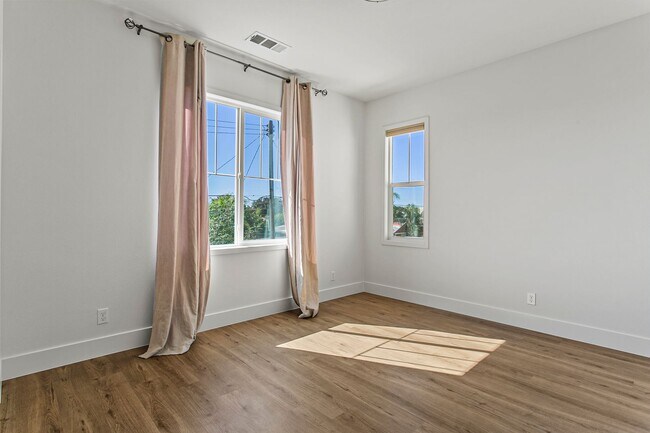 Building Photo - Stunning 4-Bedroom Home in Gated Tribella Community!