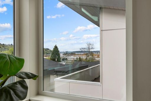 Building Photo - Stand-Alone Modern Home with Elliott Bay Views