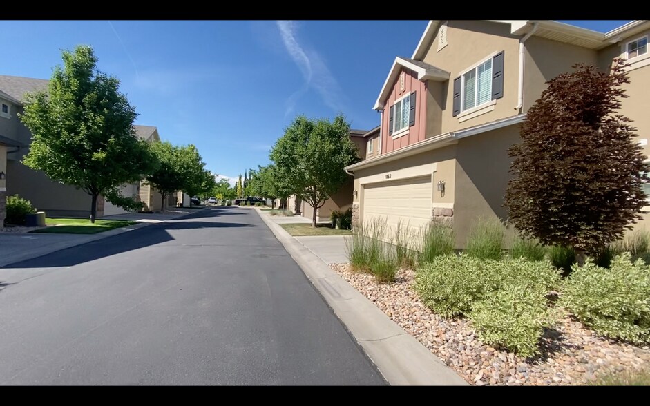 Building Photo - 1062 W Stonehaven Dr