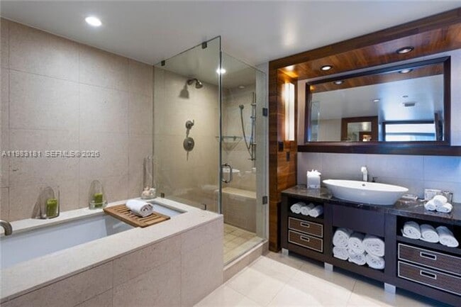 Building Photo - 6801 Collins Ave