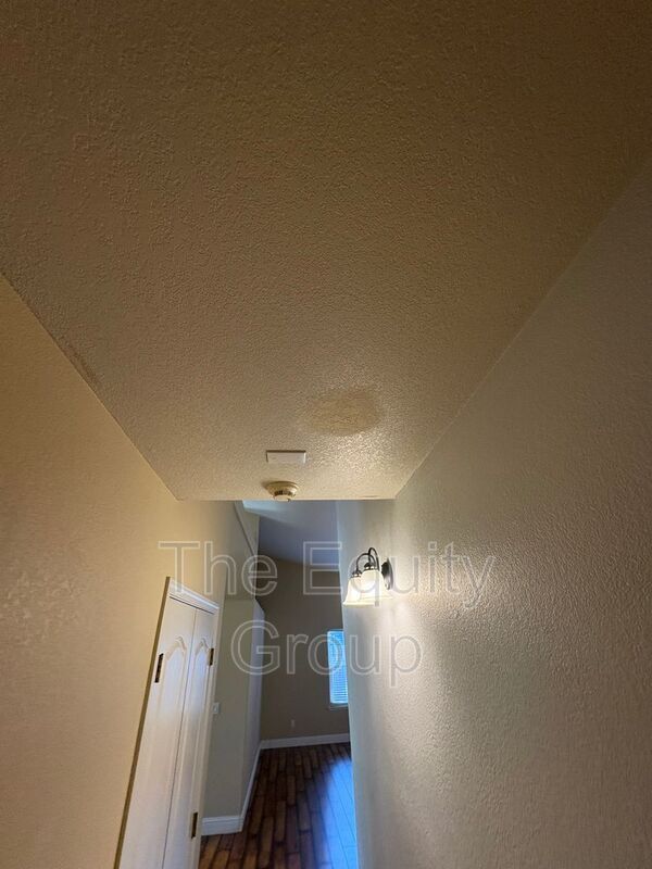 Building Photo - 3524 S Lincoln Ct
