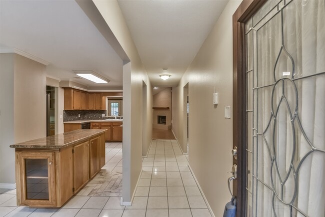 Building Photo - 20 Tulip Hill Ct