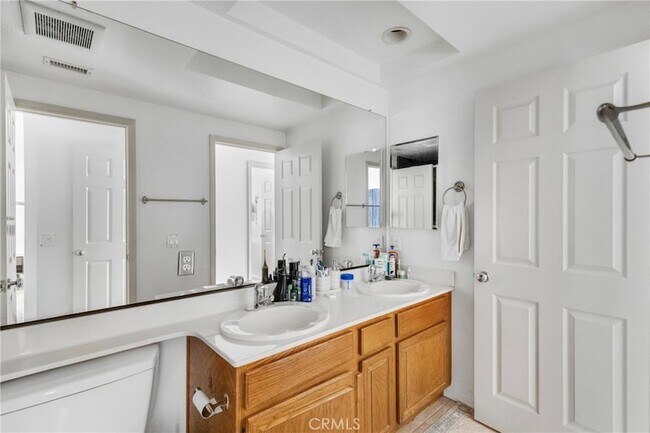 Building Photo - 26120 Alizia Canyon Dr