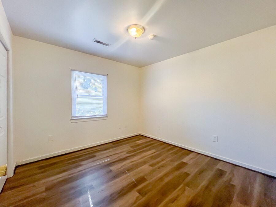 Building Photo - 404 N 10th Ave