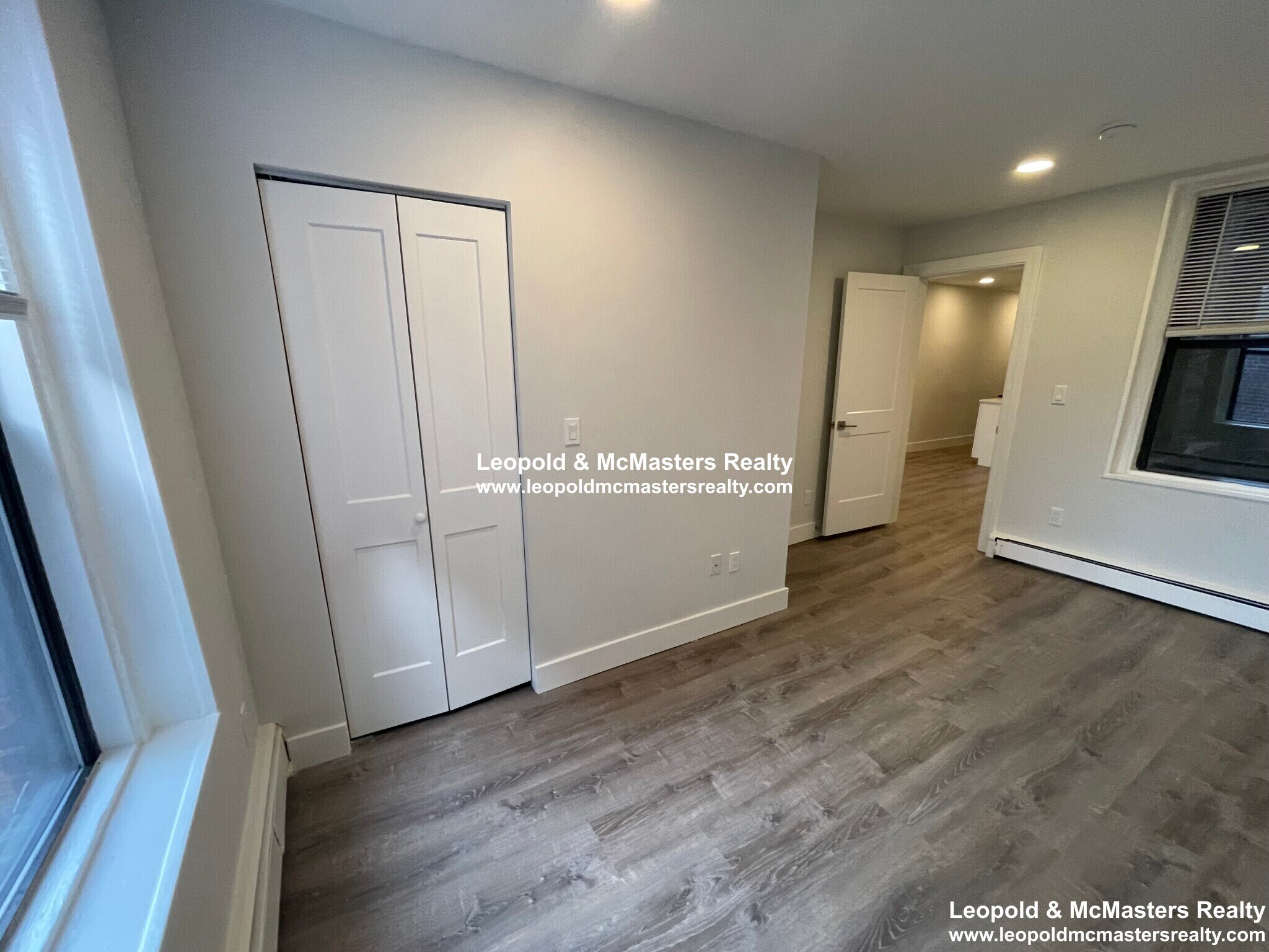 Building Photo - 42 Joy St