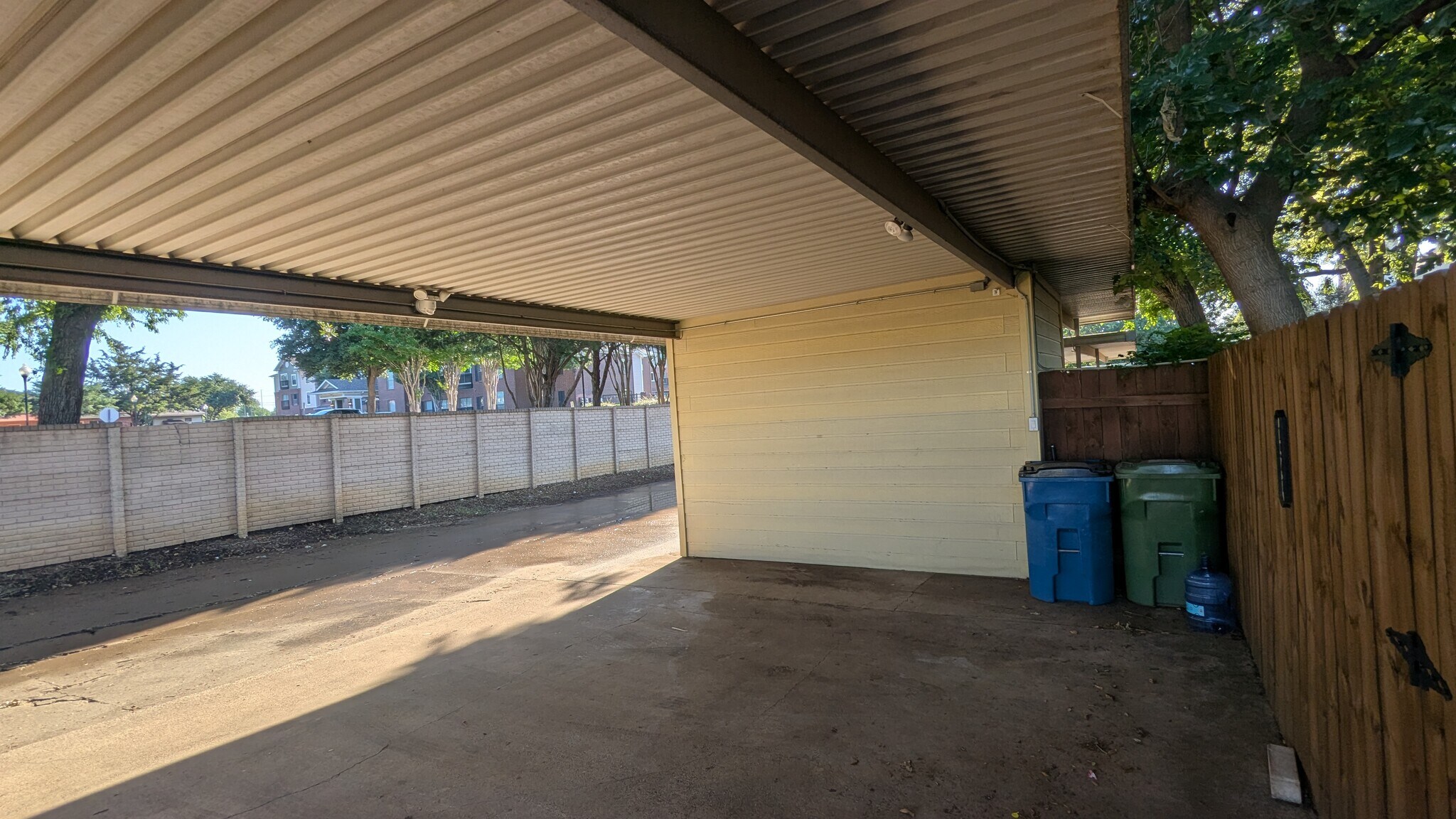 Building Photo - 1541 Barbara Dr