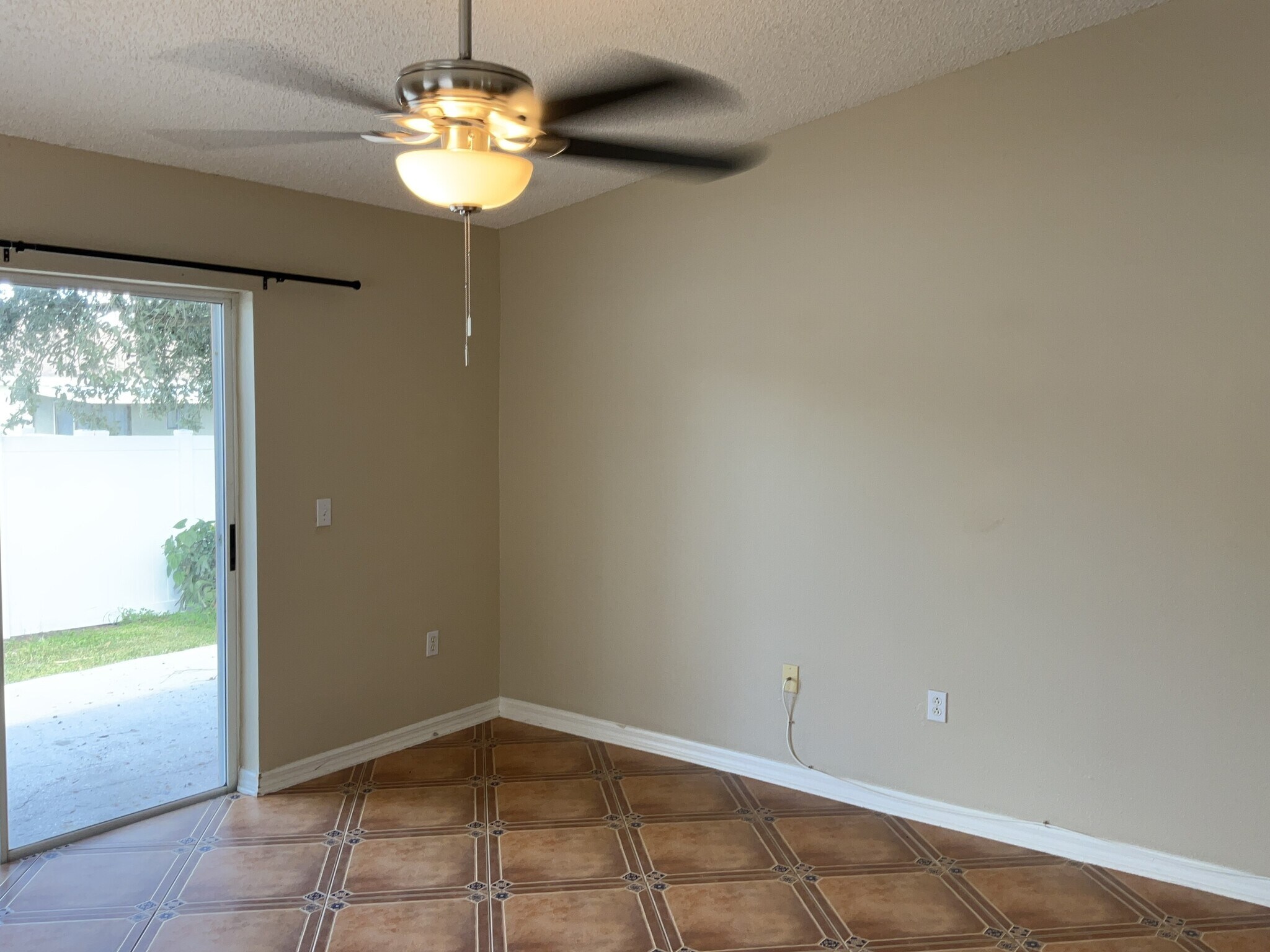 Building Photo - 1220 Dragon Head Dr
