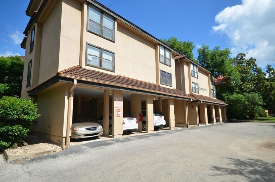 Building Photo - 2110 Rio Grande
