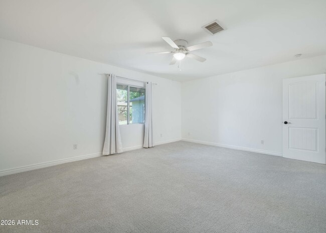 Building Photo - 121 W Orchid Ln