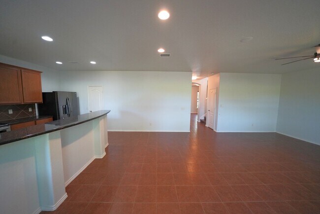 Building Photo - Great 4 Bedroom Home Now Available in Cibo...