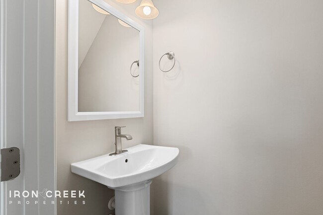 Building Photo - Stunning Pet-Friendly New Construction Dup...