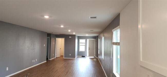 Building Photo - 3783 Solanum Dr