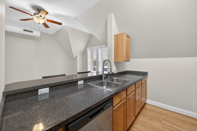 Building Photo - 2151 Fulton Ave