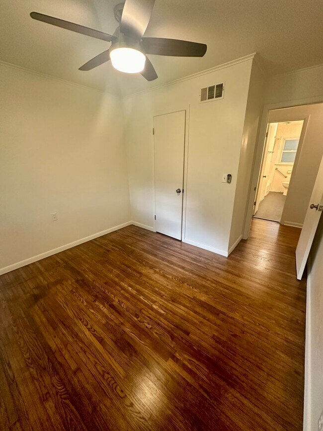 Building Photo - 510 S 74th E Ave