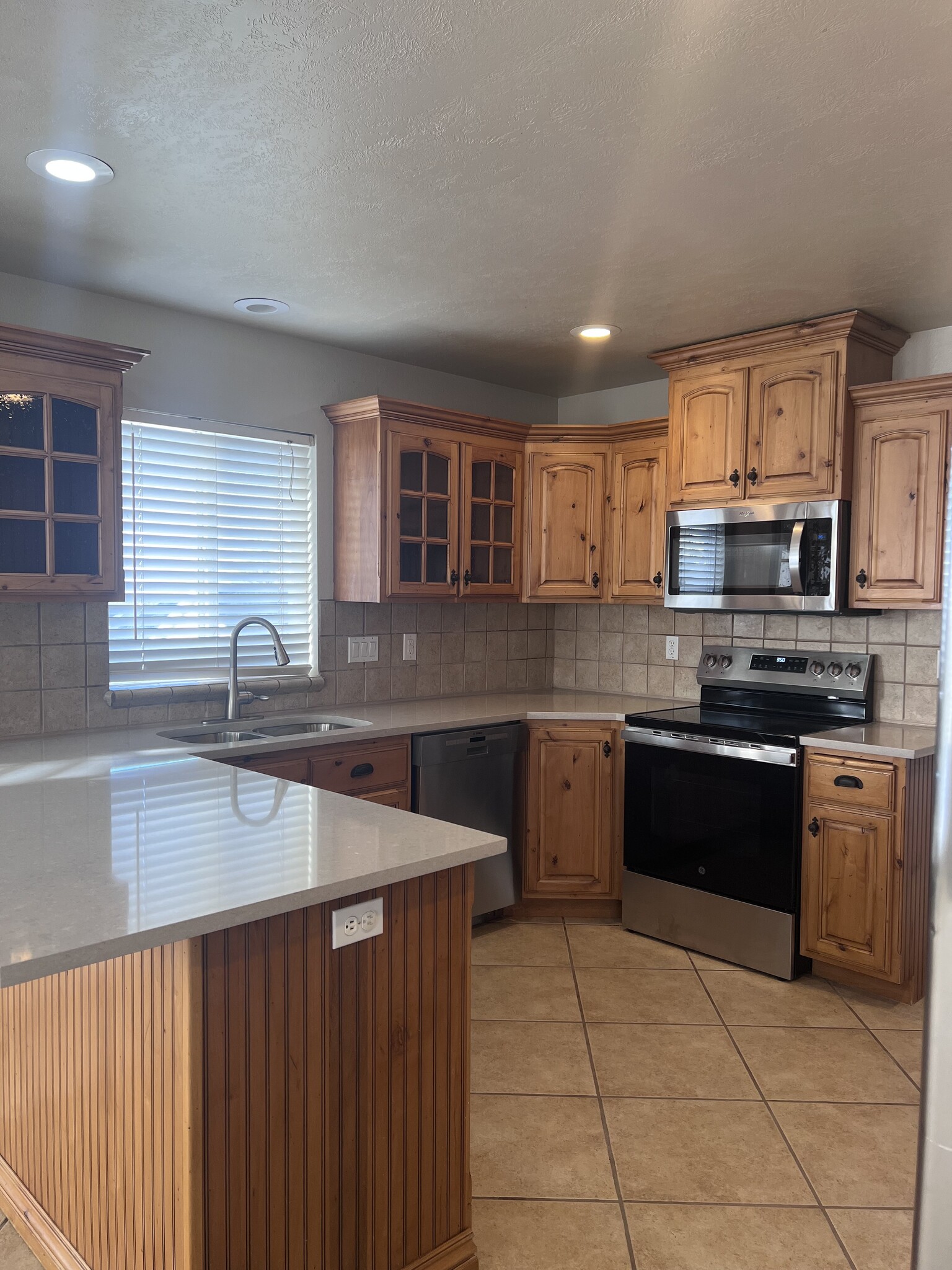 Building Photo - 2526 Dalton Dr