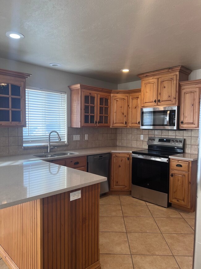 Building Photo - 2526 Dalton Dr