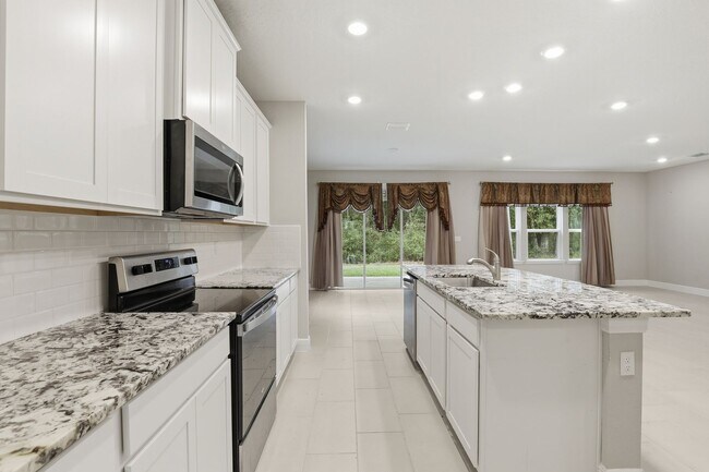 Building Photo - Finley Woods 4 bedroom 3 bath.