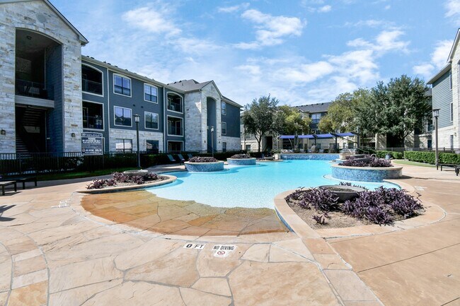 Building Photo - 6777 Sommerall Dr