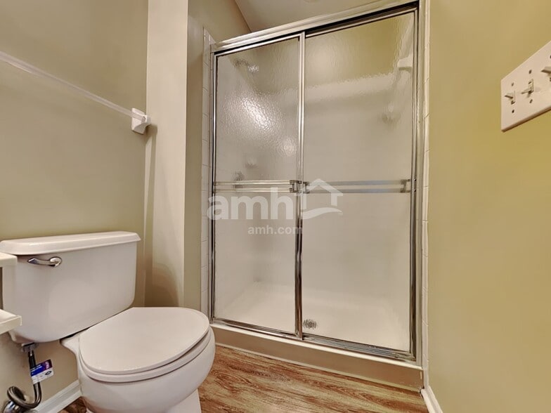 Building Photo - 5785 Chase Run