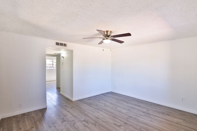 Building Photo - AZ21-033