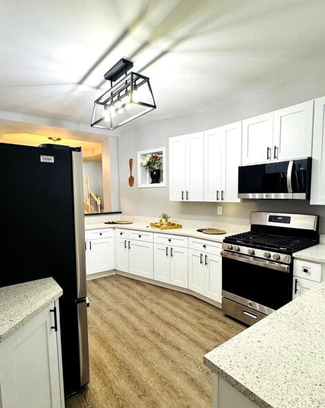 Kitchen - 1402 W Saratoga St