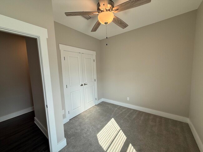 Building Photo - 202 Date Palm Ln