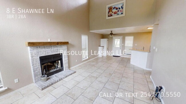 Building Photo - 8 E Shawnee Ln