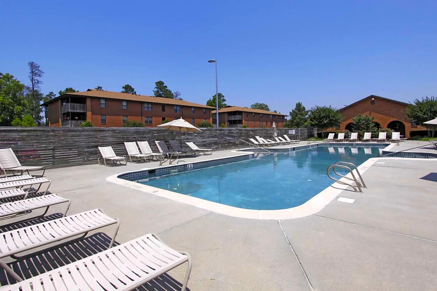 Olympic sized swimming pool - Emerald Lake