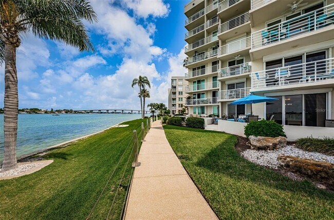 Building Photo - 6105 Bahia Del Mar Cir