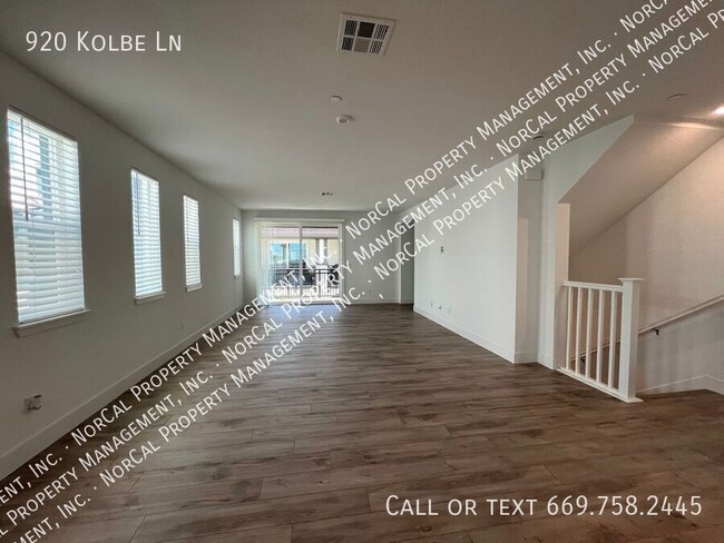Building Photo - 920 Kolbe Ln