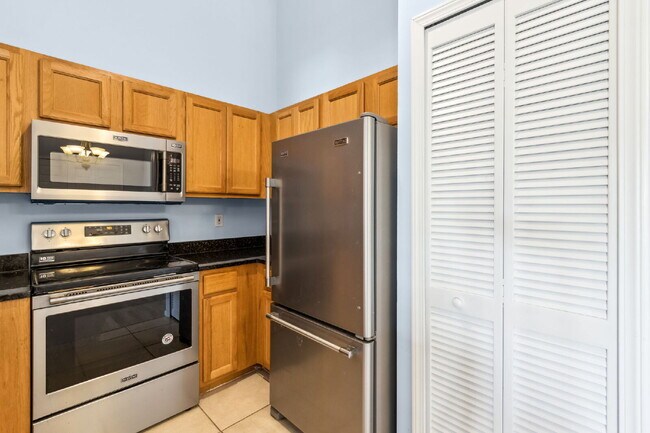 Building Photo - For Rent-  2nd months rent is FREE!!!!